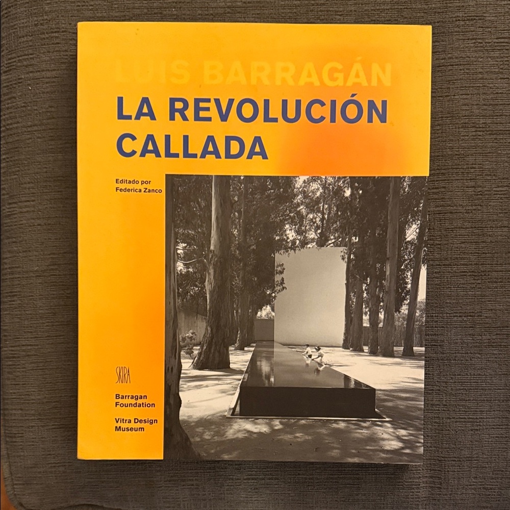 La Revolución Callada Book